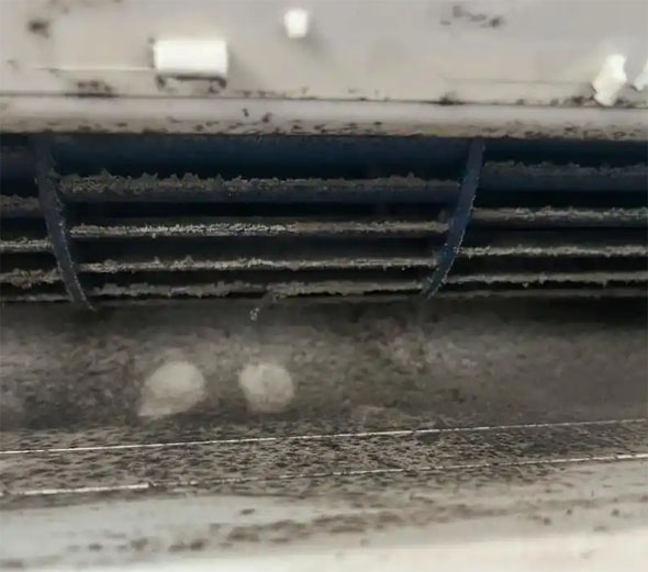 临渭空调吹的风有股烧焦味是怎么回事